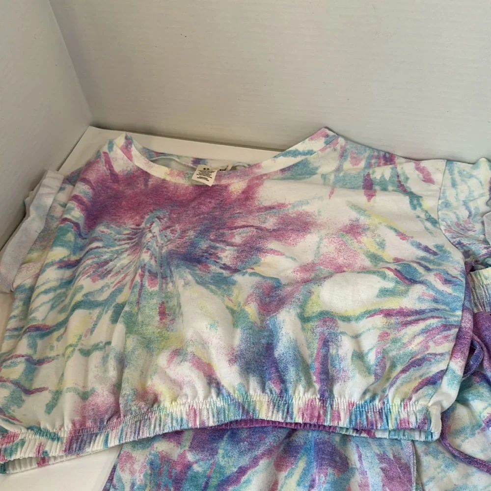Sho sho tie dye crop top and short sleep set size large - Picture 2 of 8